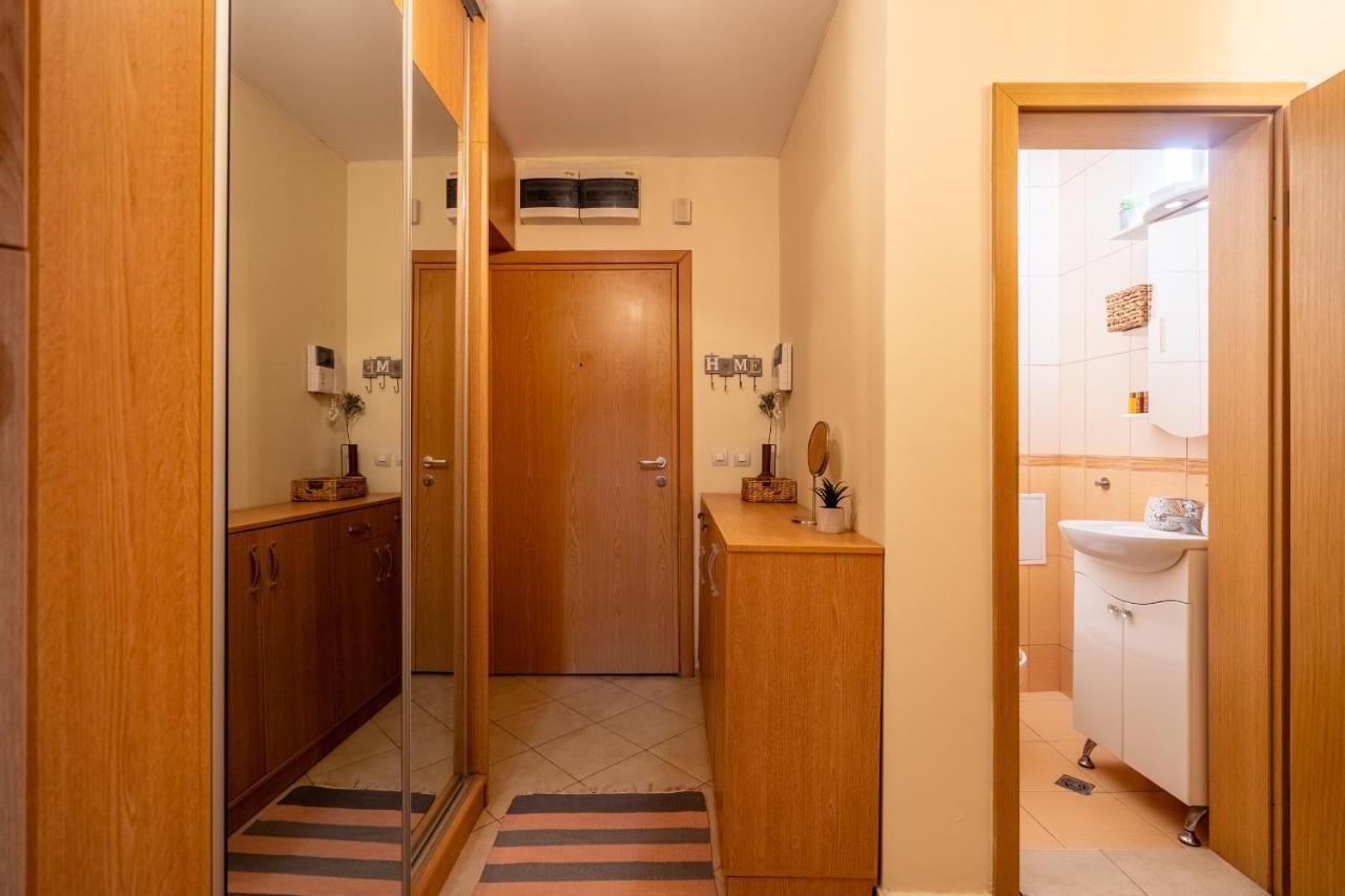 Premium Comfy 2Bdr Apt - Free Parking - Fast Wi-Fi Sofia Luaran gambar